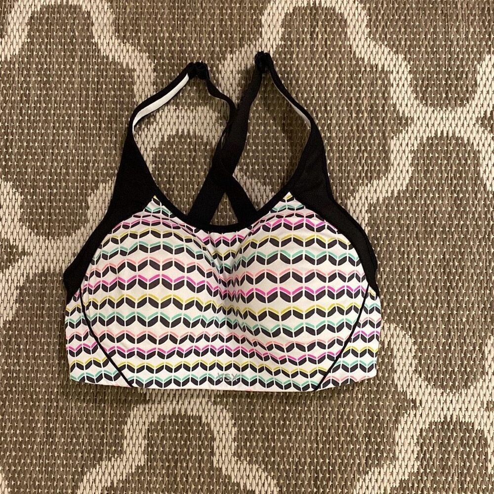 Victoria’s Secret sports bra size 34DD